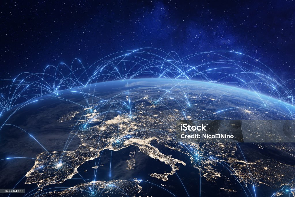 Réseau mondial de fausses boutiques en ligne.